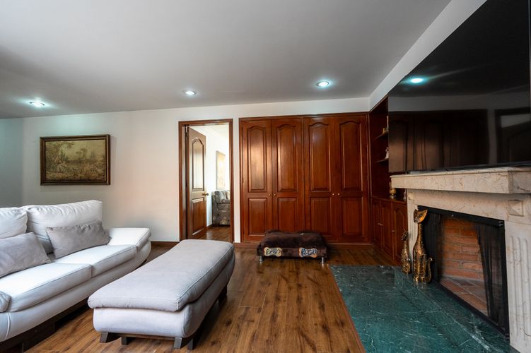 Apartamento de 4 alcobas en venta en Santa Barbara, Bogotá, 361 m² · foto 16 de 24