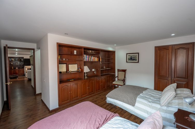 Apartamento de 4 alcobas en venta en Santa Barbara, Bogotá, 361 m² · foto 18 de 24