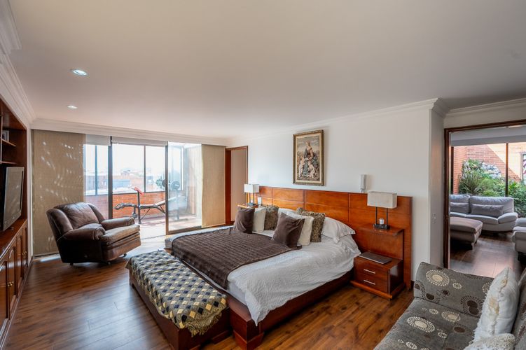 Apartamento de 4 alcobas en venta en Santa Barbara, Bogotá, 361 m² · foto 19 de 24