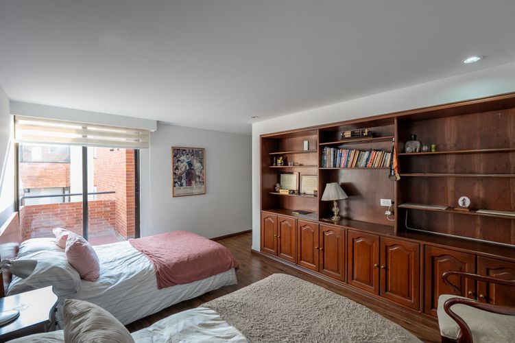 Apartamento de 4 alcobas en venta en Santa Barbara, Bogotá, 361 m² · foto 20 de 24