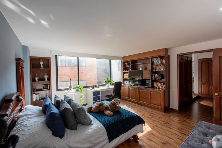 Apartamento de 4 alcobas en venta en Santa Barbara, Bogotá, 361 m² · foto 22 de 24