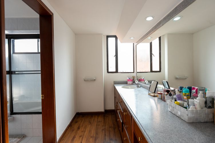 Apartamento de 4 alcobas en venta en Santa Barbara, Bogotá, 361 m² · foto 24 de 24