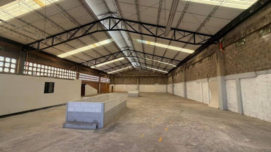 Bodega en arriendo en Restrepo Naranjo, Itagüí, 800 m² · foto 6 de 7