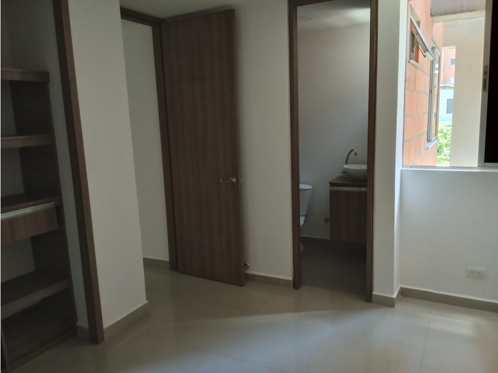 Apartamento en arriendo en Laureles, Medellín · foto 19 de 24