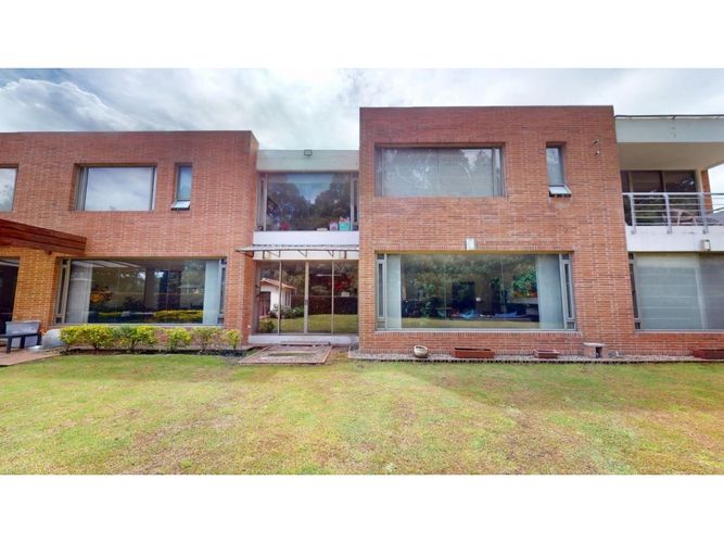Casa en venta en Guaymaral, Bogotá · foto 2 de 24