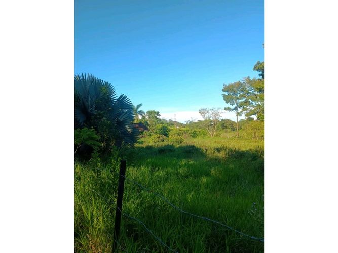 Lote en venta en La Poyata, Villavicencio, 3589 m² · foto 3 de 15