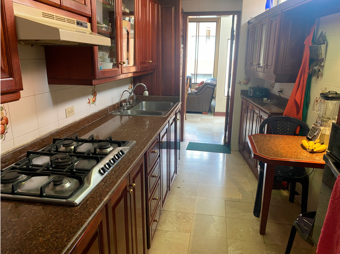 Apartamento de 4 alcobas en venta en Los Rosales, Bogotá, 220 m² · foto 8 de 24