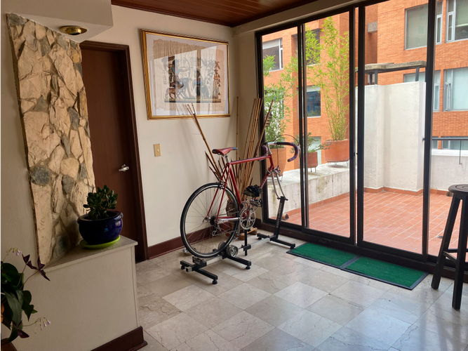 Apartamento de 4 alcobas en venta en Los Rosales, Bogotá, 220 m² · foto 10 de 24