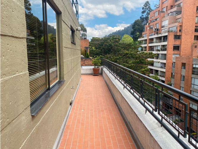 Apartamento de 4 alcobas en venta en Los Rosales, Bogotá, 220 m² · foto 15 de 24