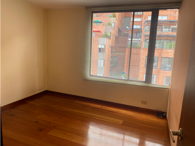 Apartamento de 4 alcobas en venta en Los Rosales, Bogotá, 220 m² · foto 16 de 24