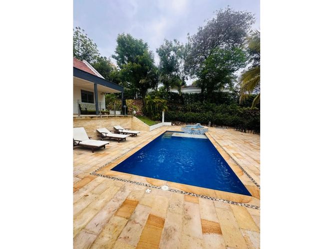 Casa de 4 alcobas en venta en Las Palmas, Ricaurte, 227 m² · foto 3 de 24