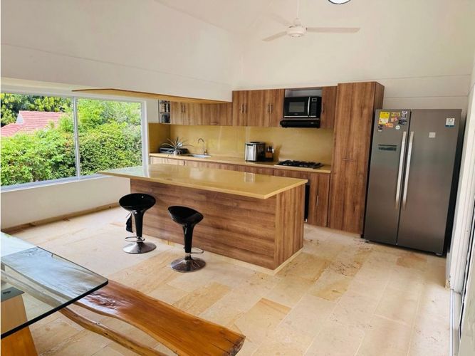 Casa de 4 alcobas en venta en Las Palmas, Ricaurte, 227 m² · foto 9 de 24