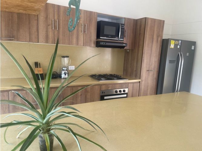 Casa de 4 alcobas en venta en Las Palmas, Ricaurte, 227 m² · foto 11 de 24