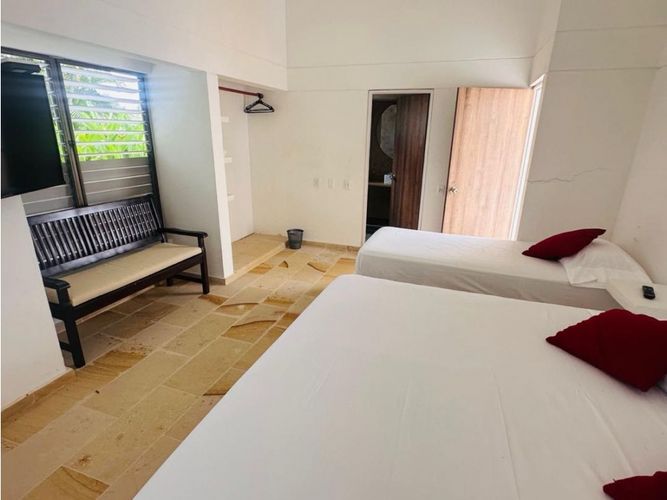 Casa de 4 alcobas en venta en Las Palmas, Ricaurte, 227 m² · foto 13 de 24