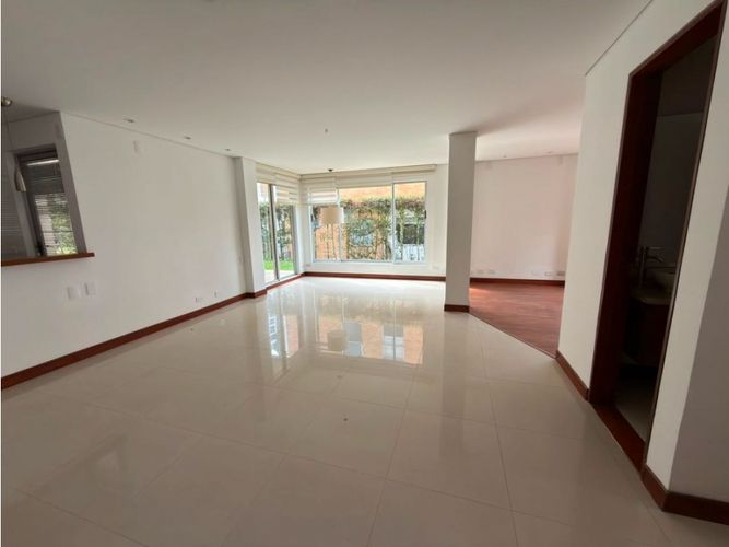 Casa de 3 alcobas en venta en La Castellana, Armenia, 327 m² · foto 2 de 24