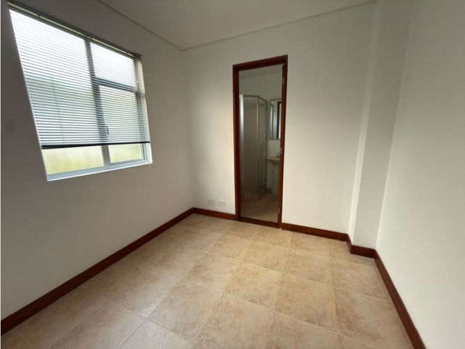 Casa de 3 alcobas en venta en La Castellana, Armenia, 327 m² · foto 6 de 24