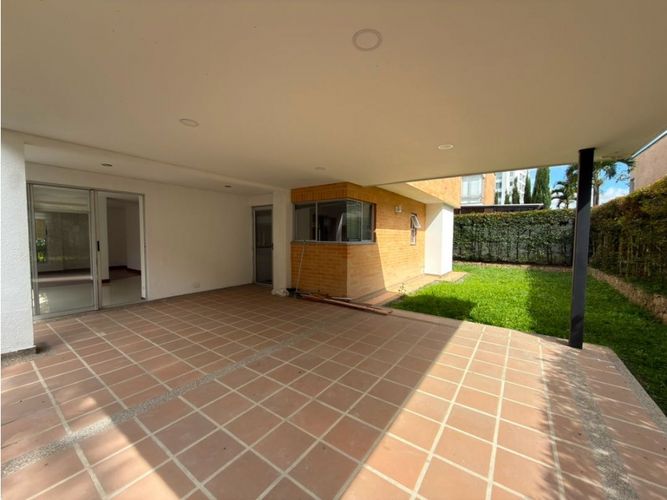 Casa de 3 alcobas en venta en La Castellana, Armenia, 327 m² · foto 11 de 24