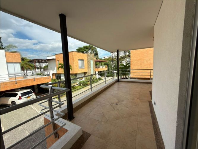 Casa de 3 alcobas en venta en La Castellana, Armenia, 327 m² · foto 15 de 24