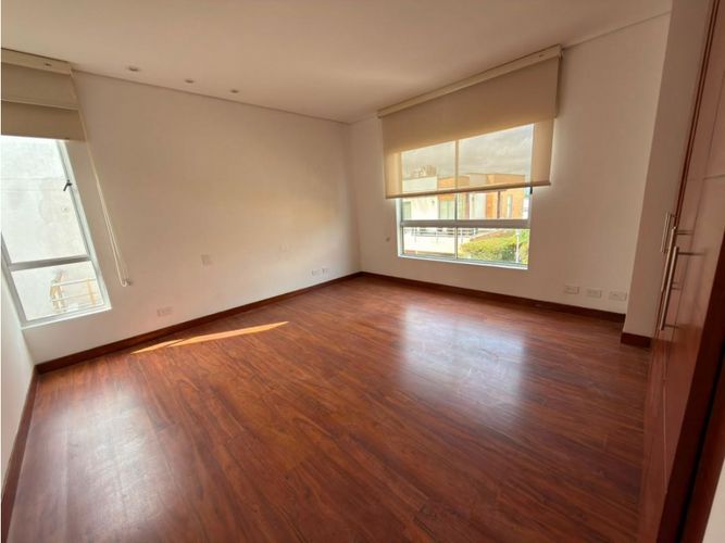 Casa de 3 alcobas en venta en La Castellana, Armenia, 327 m² · foto 17 de 24