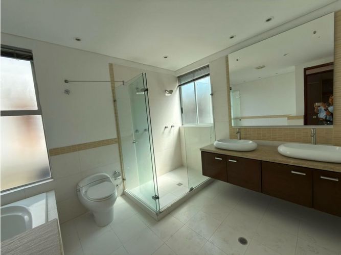 Casa de 3 alcobas en venta en La Castellana, Armenia, 327 m² · foto 23 de 24
