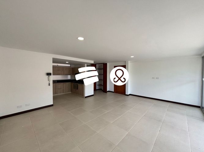 Apartamento de 3 alcobas en venta en Laureles, Medellín, 143 m² · foto 3 de 19