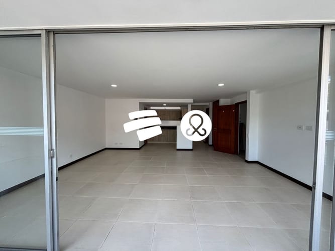 Apartamento de 3 alcobas en venta en Laureles, Medellín, 143 m² · foto 4 de 19