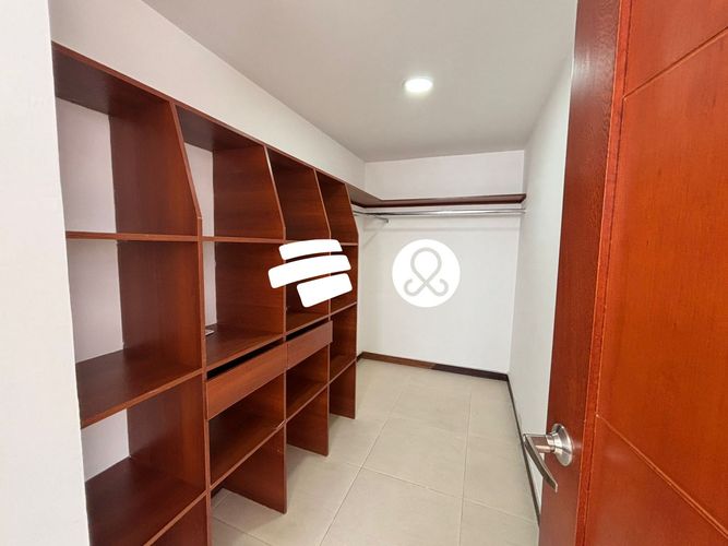Apartamento de 3 alcobas en venta en Laureles, Medellín, 143 m² · foto 15 de 19