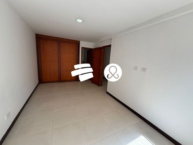 Apartamento de 3 alcobas en venta en Laureles, Medellín, 143 m² · foto 17 de 19
