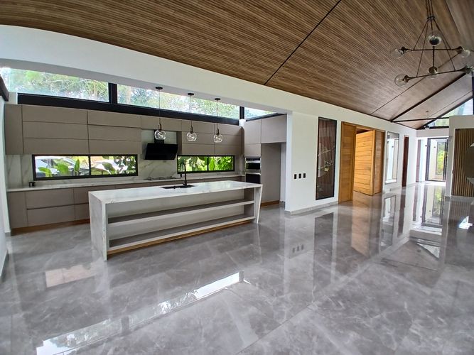 Casa de 5 alcobas en venta en El Tambo, La Ceja, 580 m² · foto 5 de 24