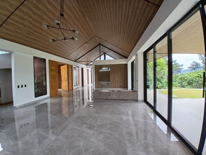 Casa de 5 alcobas en venta en El Tambo, La Ceja, 580 m² · foto 4 de 24