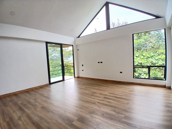 Casa de 5 alcobas en venta en El Tambo, La Ceja, 580 m² · foto 8 de 24