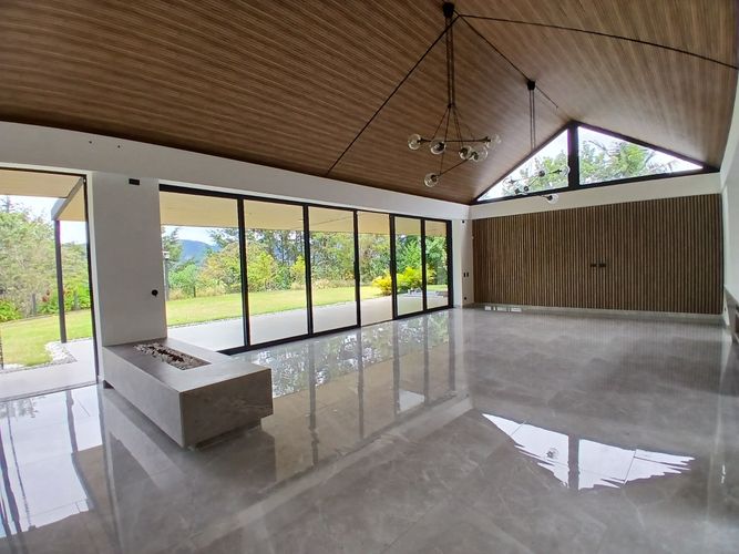 Casa de 5 alcobas en venta en El Tambo, La Ceja, 580 m² · foto 18 de 24