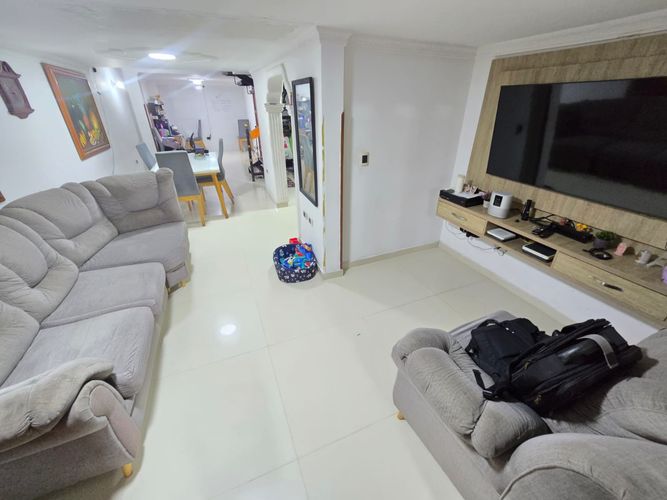 Casa de 3 alcobas en venta en La Ronda Iv, Floridablanca, 115 m² · foto 2 de 10