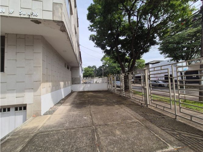 Edificio en venta en San Vicente, Cali, 656 m² · foto 2 de 24