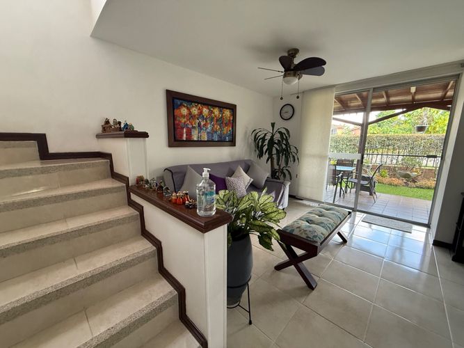Casa de 3 alcobas en venta en El Castillo, Jamundí, 201 m² · foto 5 de 24