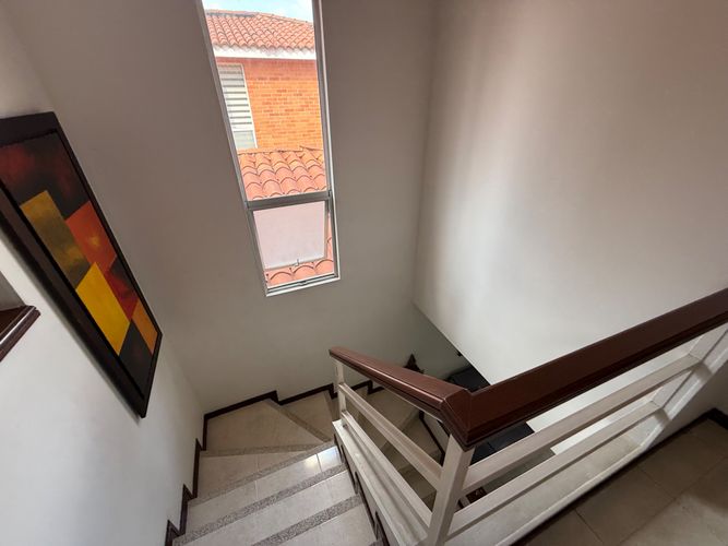 Casa de 3 alcobas en venta en El Castillo, Jamundí, 201 m² · foto 13 de 24