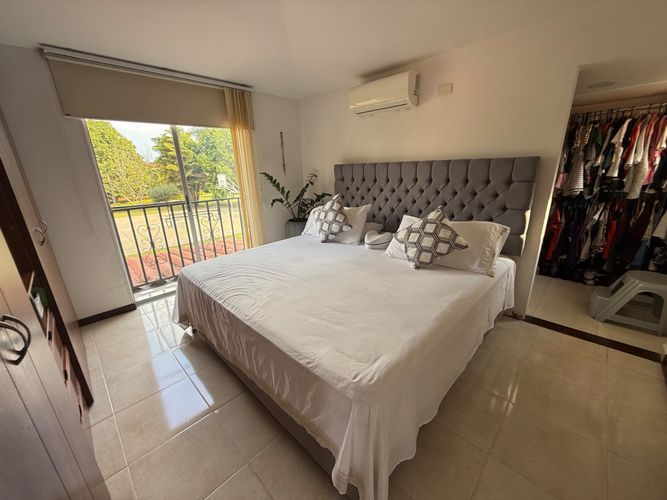Casa de 3 alcobas en venta en El Castillo, Jamundí, 201 m² · foto 15 de 24