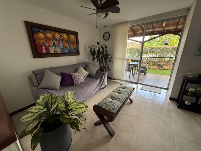 Casa de 3 alcobas en venta en El Castillo, Jamundí, 201 m² · foto 12 de 24