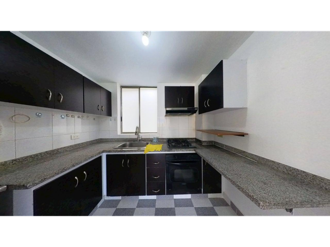 Apartamento de 4 alcobas en venta en Britalia, Bogotá, 133 m² · foto 2 de 24