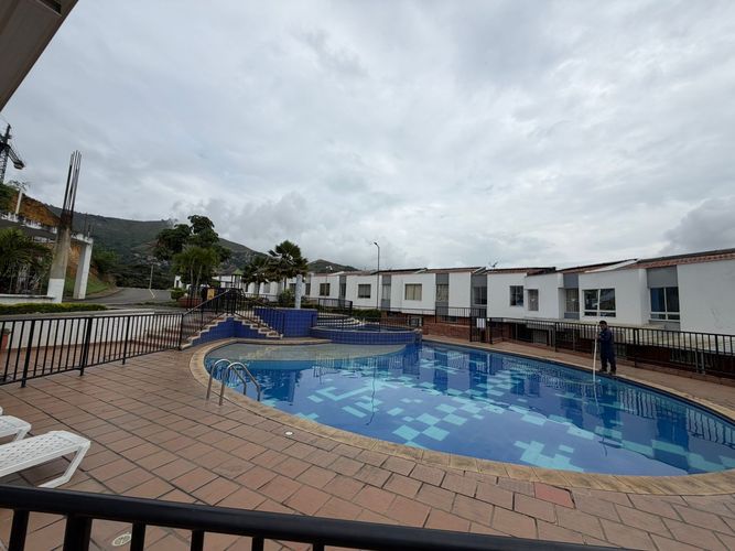 Casa de 3 alcobas en venta en El Bosque, Cali, 145 m² · foto 3 de 24