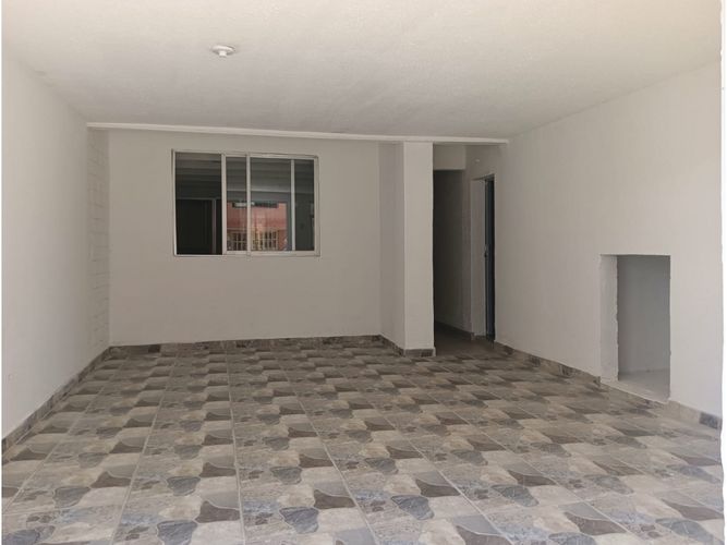 Casa de 5 alcobas en venta en Galicia, Bogotá, 180 m² · foto 2 de 23