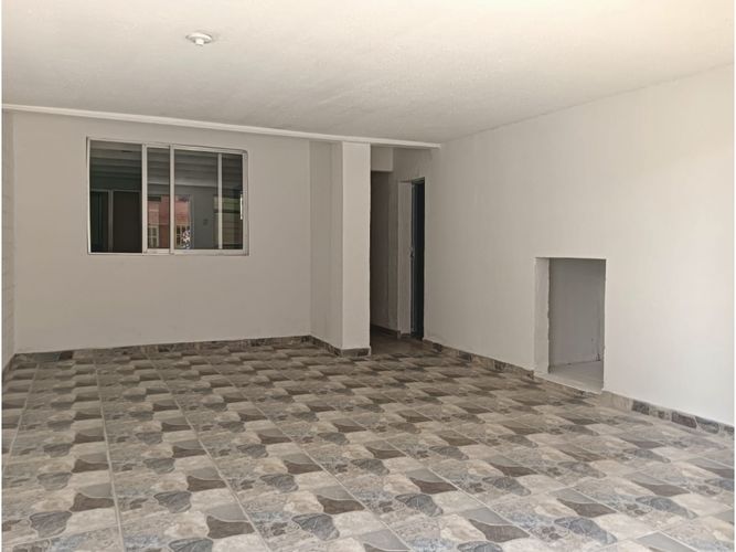 Casa de 5 alcobas en venta en Galicia, Bogotá, 180 m² · foto 3 de 23