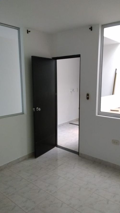 Casa de 6 alcobas en venta en Armenia, 211 m² · foto 2 de 23