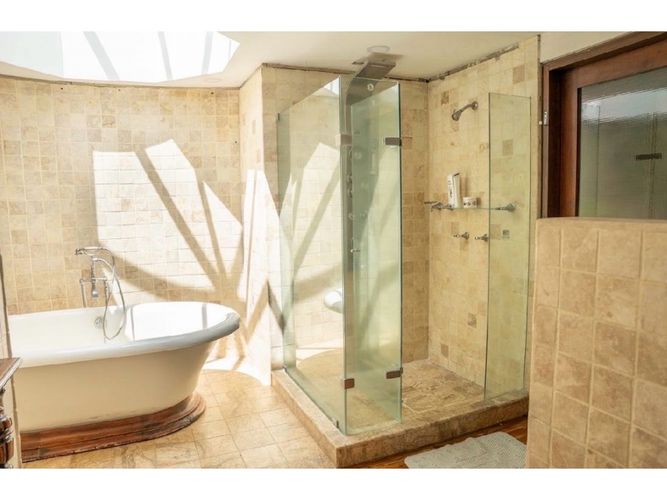Casa de 4 alcobas en venta en El Tesoro, Medellín, 800 m² · foto 21 de 24