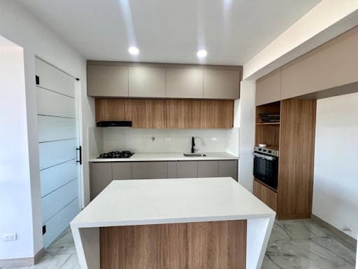 Apartamento de 3 alcobas en venta en Cabañitas, Bello, 91 m² · foto 3 de 17
