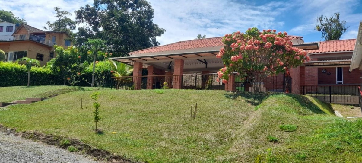Casa en venta en Kilometro 41, Manizales · foto 8 de 24