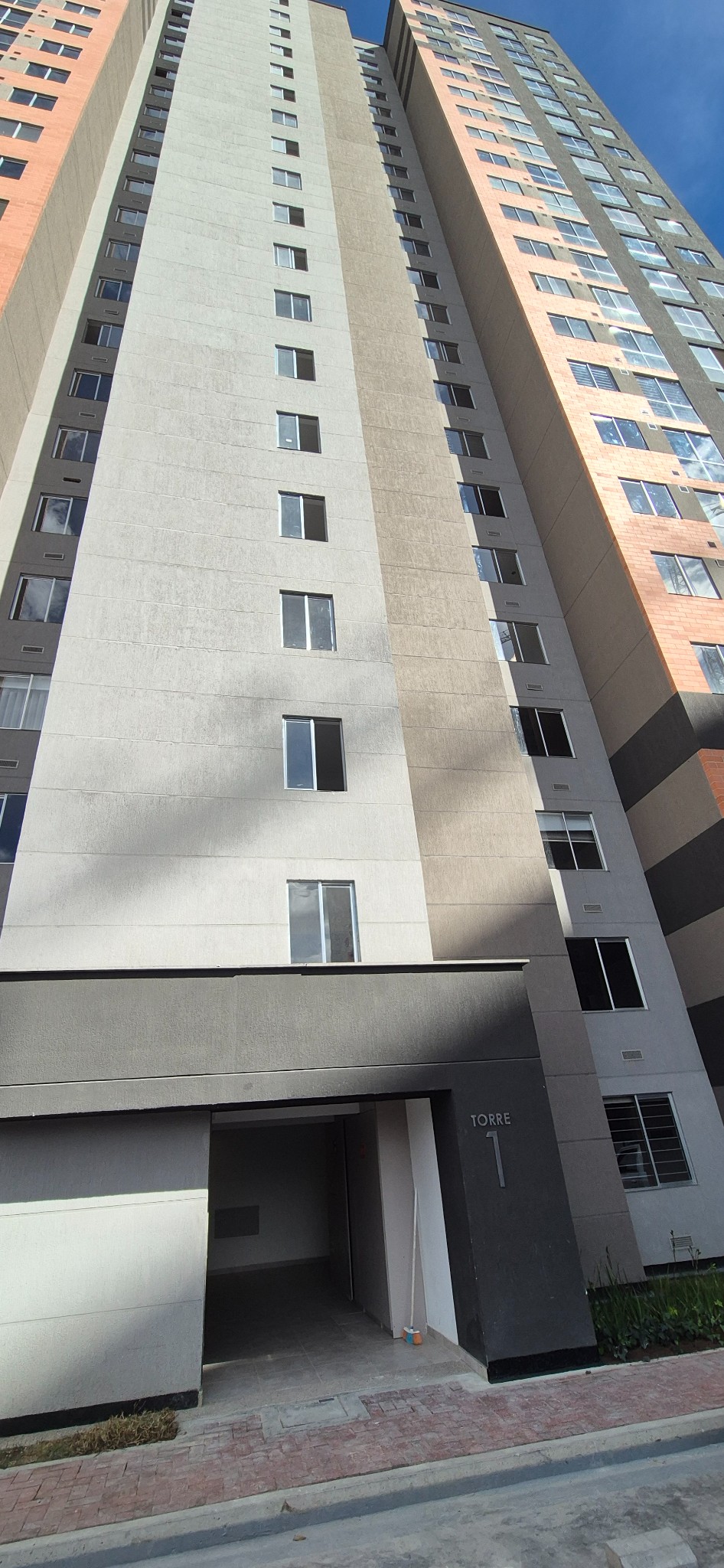 Apartaestudio en arriendo en Montevideo, Bogotá · foto 2 de 24