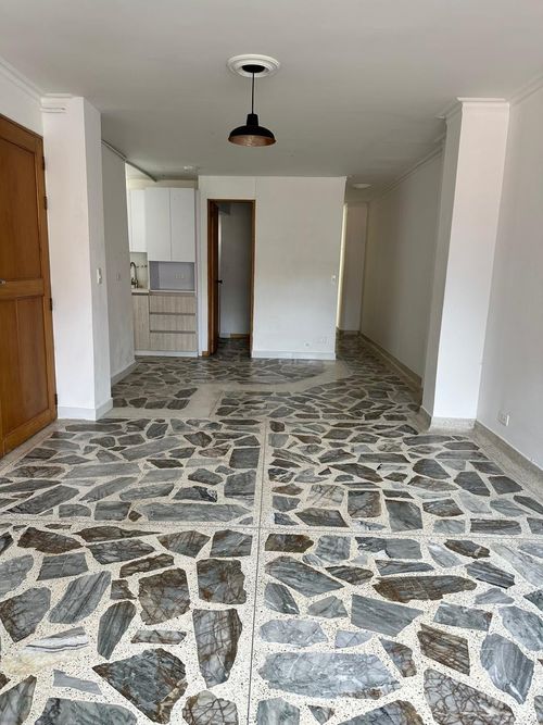 Apartamento de 2 alcobas en venta en Laureles, Medellín, 70 m² · foto 3 de 11