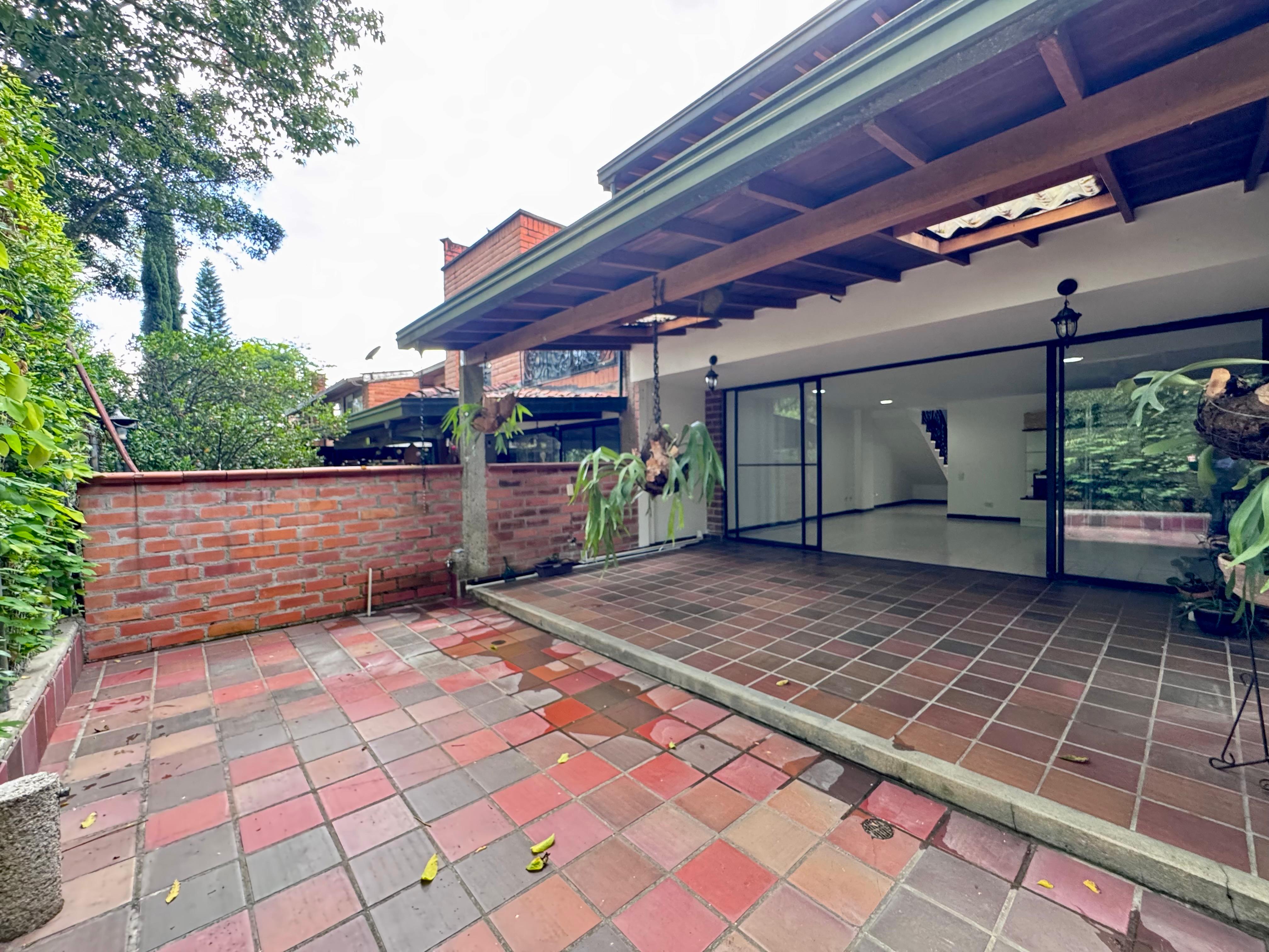 Casa en Arriendo en Loma del Escobero, Envigado
