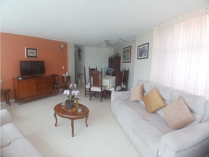 Apartamento de 3 alcobas en venta en Acevedo Tejada, Bogotá, 92 m² · foto 2 de 21